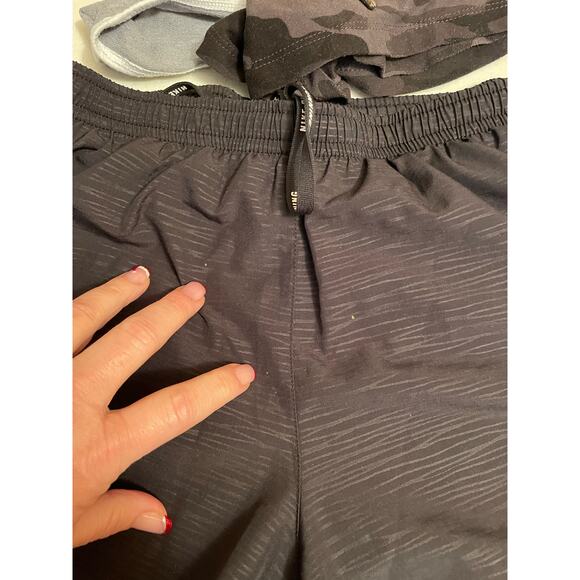 NIKE short shorts women’s athletic works XS 0-2 black gray white 3 pr - Picture 8 of 9